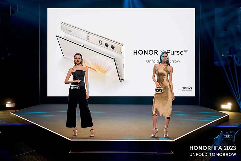 HONOR V Purse is a fashionable concept smartphone